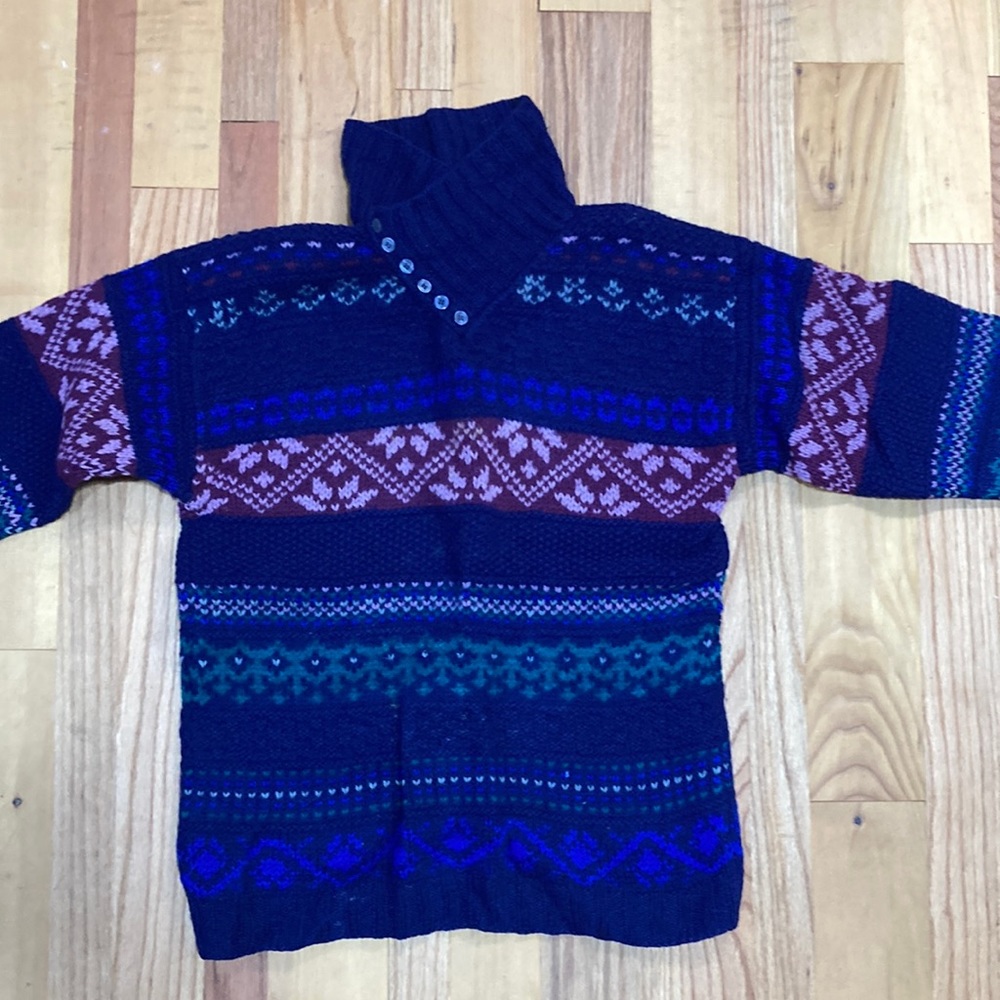 SKYR Sportswear Pullover Sweater Cross Neck Buttons 100% Shetland Wool, size 36